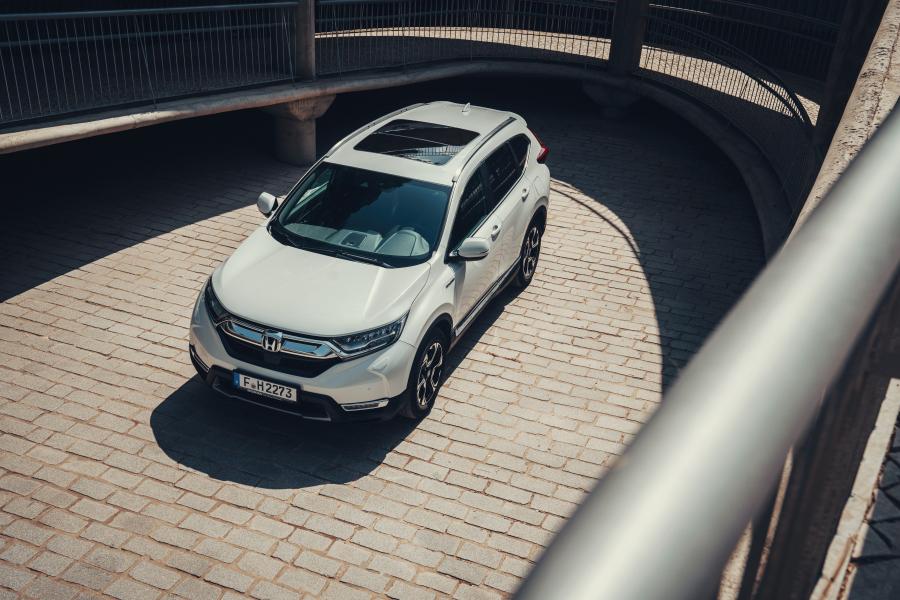  Honda CR-V Hybrid 2018 года  (EU) (фото 10 из 56)